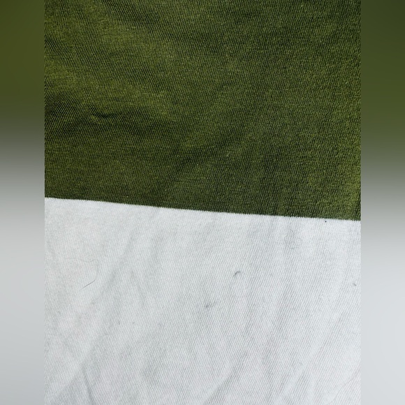 Urban Outfitters men’s Olive and Cream Tee Sz Large - Picture 4 of 6